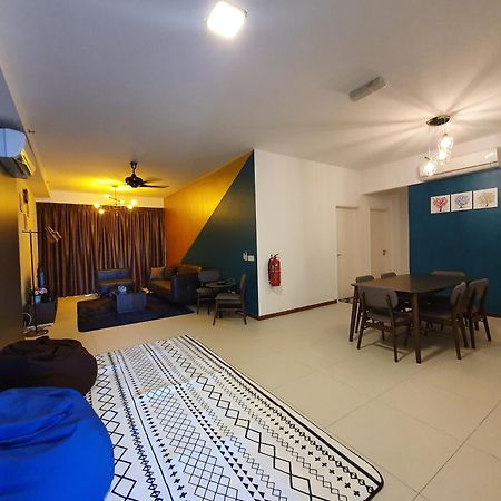 The Landmark By Katana 3Br To 4Br Luxury Seaview Landmark Homestay At Gurney 15-16Pax 无敌海景套房 Tanjung Tokong Eksteriør bilde